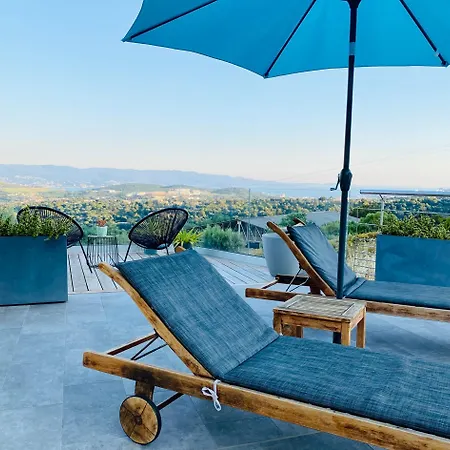 Standing - Piscine Et Vue Vila
